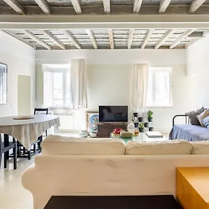 Apartamento Authentic Monti 5 Mins From Colosseum, Roma