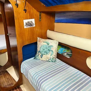 Hermes Hotel en barco Caleta de Sebo